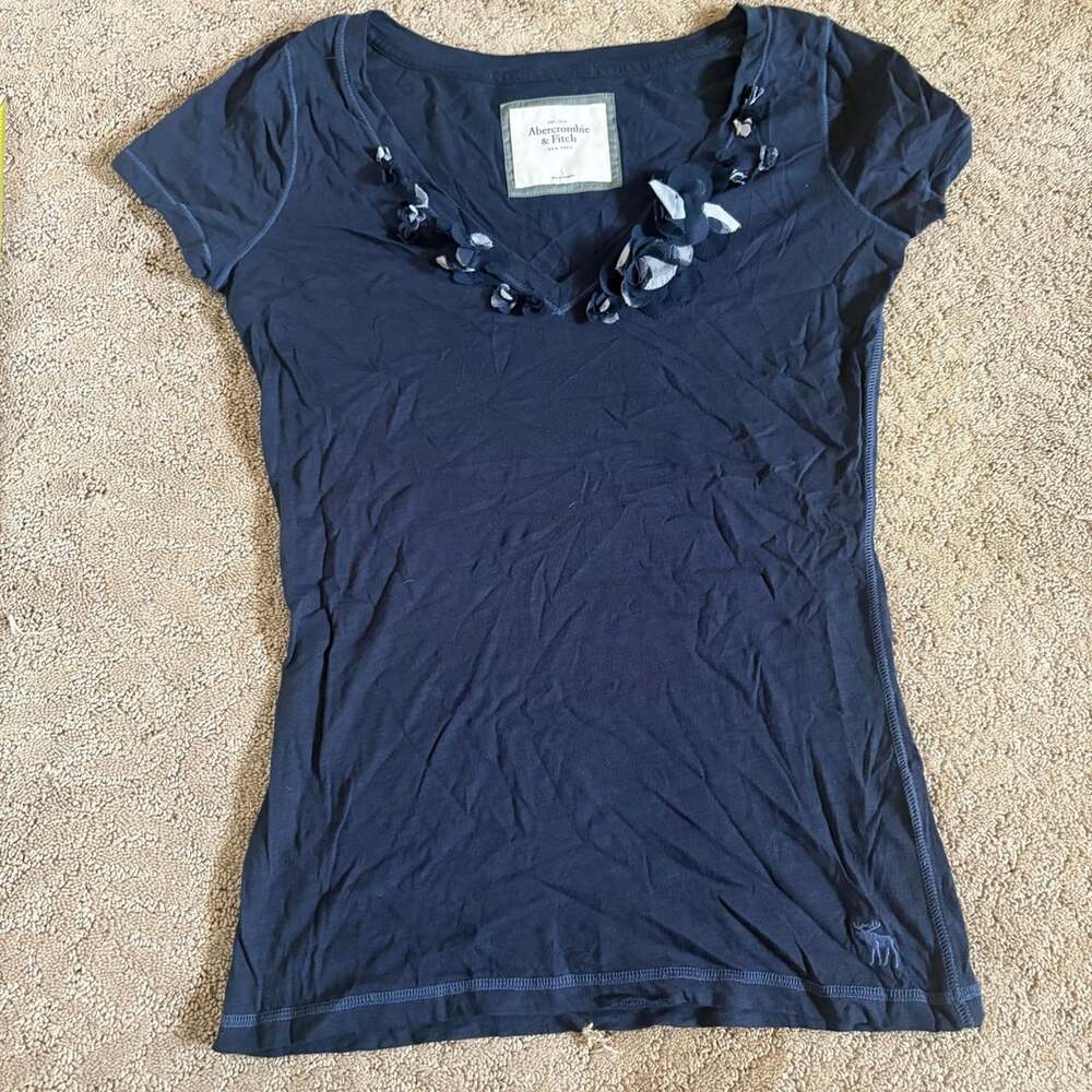 Y2k striped Abercrombie crop top Scoop neckline,...